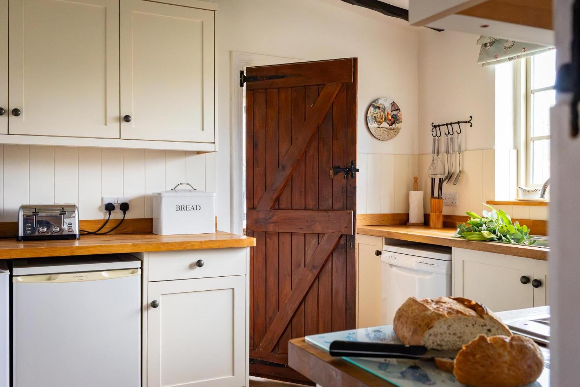 Yew Tree * East Ayton